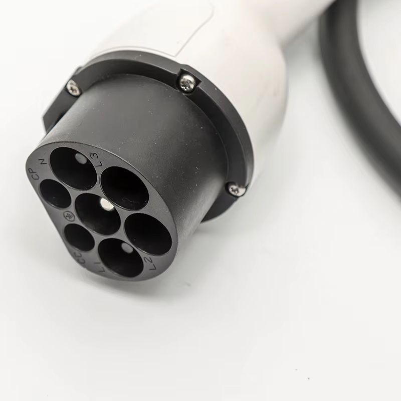 شاحن سيارة كهربائية Xiping بقو - مراجعة Type 2 Charger وسعره