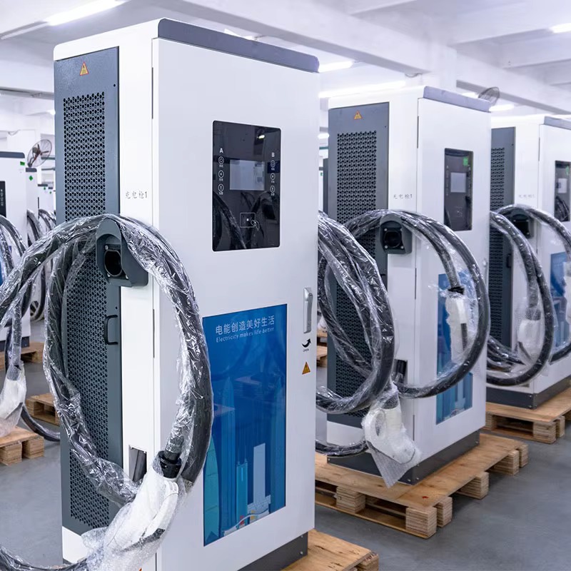 محطة شحن سيارات كهربائية من ال - مراجعة Fast Ev Charger وسعره